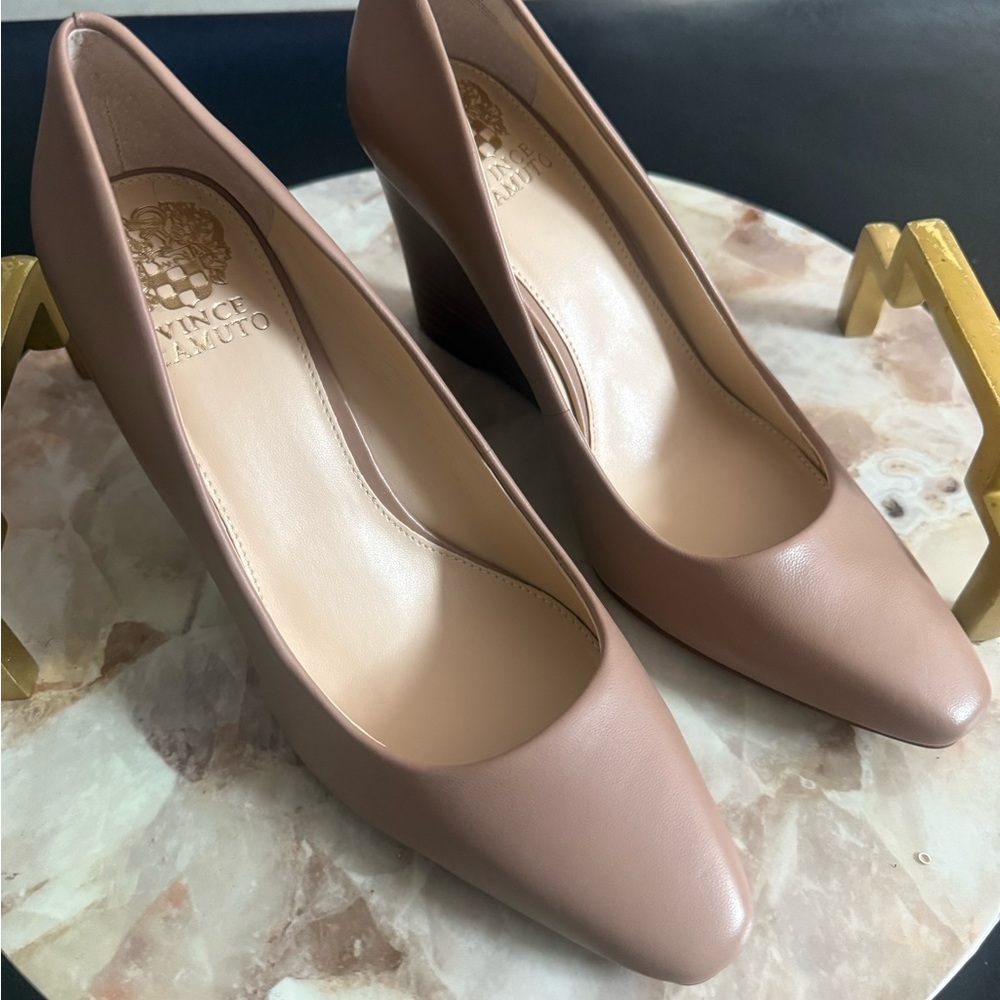 NWOT-Vince Camuto Women's Nude Heels